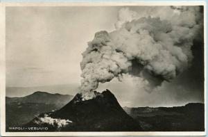 Italy - Naples, Mt. Vesuvio Volcanic Eruption   *RPPC