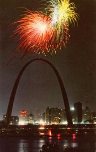 MO - St Louis. Gateway Arch, Fireworks