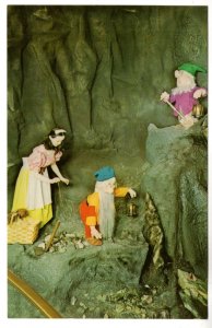 Snow White Sewing Dwarfs, Happy, Fairyland, Wax Museum Colorado Springs