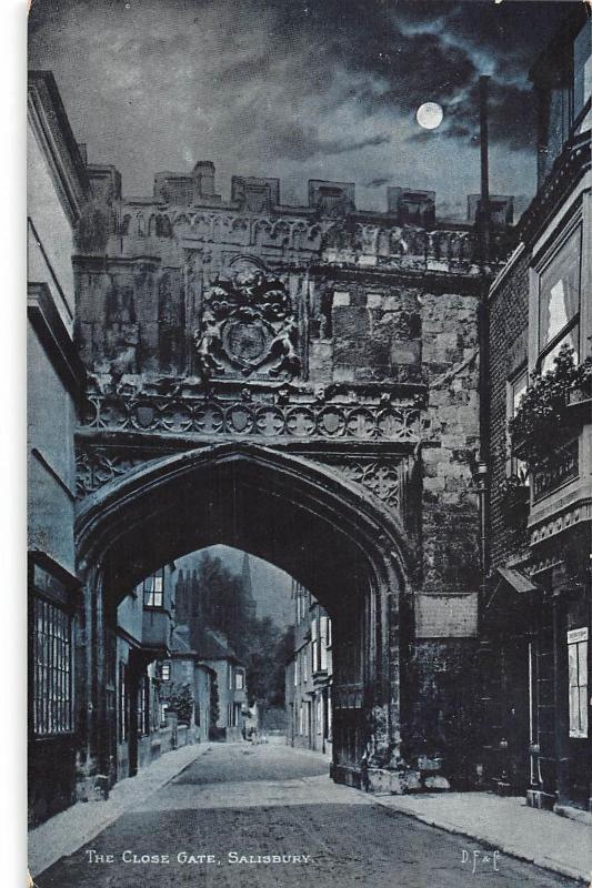 uk18320 close gate salisbury  real photo  uk