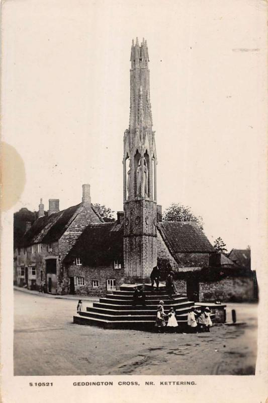 Kettering Northamptonshire England Geddington Cross real photo pc Y11582