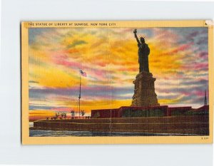 Postcard The Statue Of Liberty At Sunrise, New York City, New York