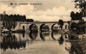 CPA LIMOGES Le Pont-Neuf (611249)