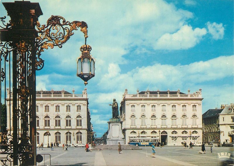 Postcard France Nancy Meurthe et Moselle Place Stanislas Leczinski statue