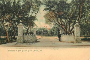 Postcard C-1905 Florida Miami Entrance Fort Dallas Park Rotograph FL24-3187