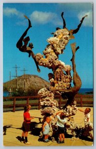 Sculpture By Ken Shutt, Sea Life Park, Makapuu Point, Oahu Hawaii, 1965 Postcard