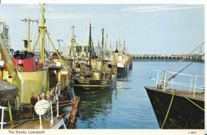 Suffolk Postcard - The Docks - Lowestoft - Ref  3616A