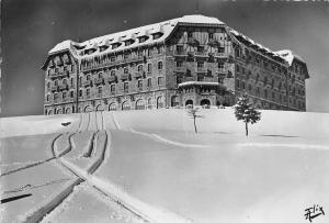 BR29005 Luchon le grand hotel de superbagneres sous la neige france