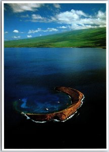 Morokini Horseshoe Shaped Volcano Island Of Maui Hawaii Crescent Island Postcard