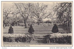 The Gardens, The Lygon Arms, Broadway, Worcestershire, England, UK, 1910-1920s