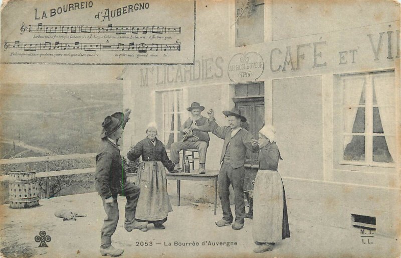 French folk types costumes Auvergne dance dancers La Bouree d`Aubergno