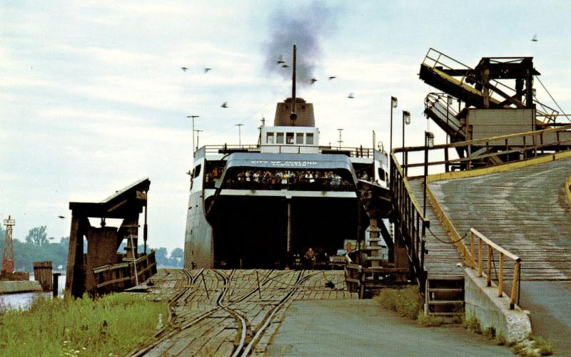 US    PC988  THE CAR FERRY 'CITY OF MIDLAND' AT THE MANITOWOC DOCK