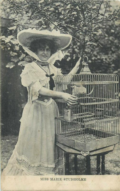 Edwardian english actress and singer Miss Marie Studholme early postcards x 2