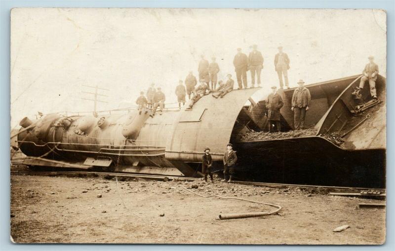 Postcard MD Chewsville Western Maryland Railroad Train Wreck Eng 913 RPPC S8