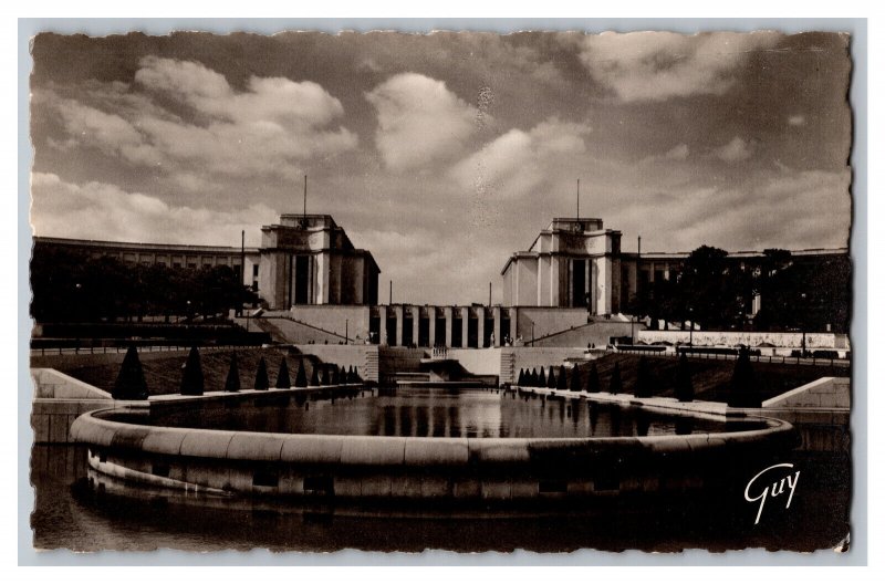 Postcard Paris France Le Palais De Chaillot Vu Des Jardins 