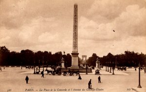 Paris, France - La Place de la Concorde - l'Avenue des Champs-Elysees - c1910