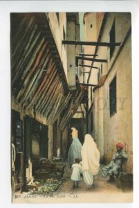 425759 ALGERIA Kleber street seller Vintage postcard