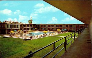 Rockford, IL Illinois HOLIDAY INN HOTEL/MOTEL Pool View ROADSIDE~Hwy 51 Postcard