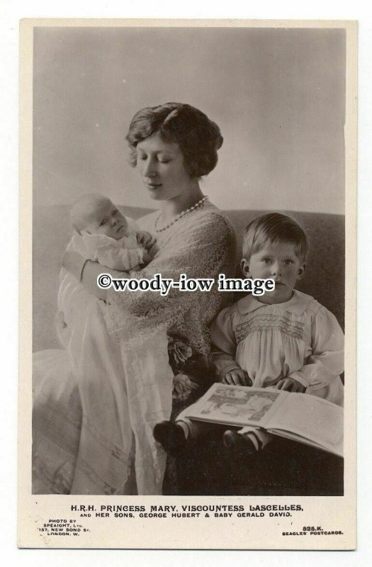 r2228 - H.R.H. Princess Mary with baby Gerald & George reading a book - postcard