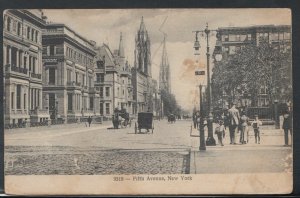 America Postcard - Fifth Avenue, New York      T1821