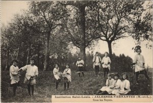 CPA Institution St-LOUIS - JALESNES VERNANTES - Sous les Noyers (127438)