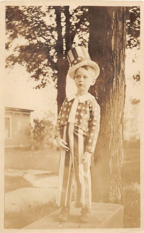 H77/ Snapshot Non-Postcard Photograph c1920 Uncle Sam Costume 160