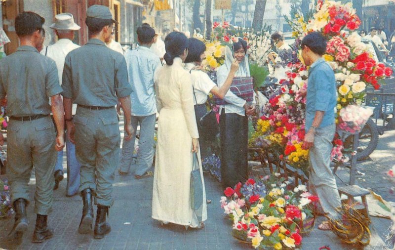 Flower Market SAIGON Downtown Street Scene VIETNAM 1972 Vintage Postcard