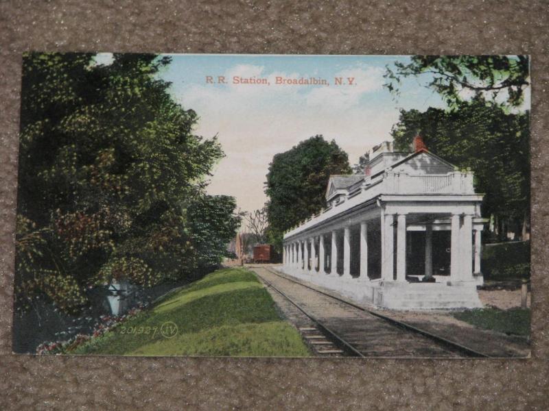 R.R. Station, Broadalbin, N.Y., unused vintage card