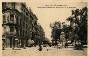 CPA St-ÉTIENNE Place Badouillere et Rue Gambetta (400042)