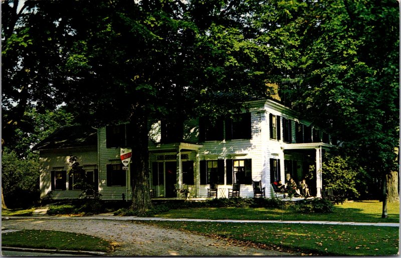 1811 House Manchester VT inn Hotel B&B Porch Rocking Chairs Vtg Postcard