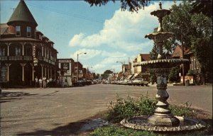 Hayward Wisconsin WI Fountain Classic Cars Street Scene Vintage Postcard