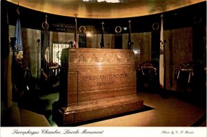 Vintage postcard: Interior of Lincoln Tomb, Springfield, Illinois