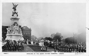 B85746 unveiling of the queen victoria memorial  london uk
