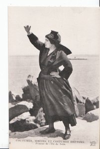 Costumes Postcard - Moeurs Et Costumes - Bretons - Femme De I'Ile De Sein ZZ2996