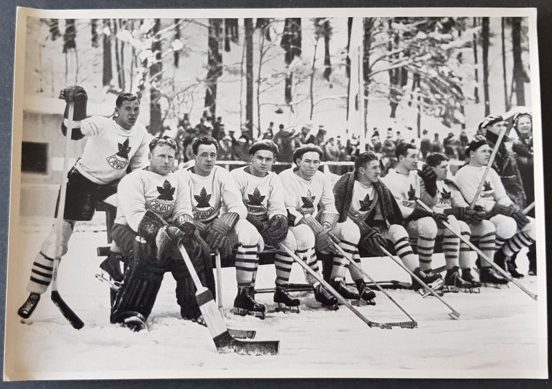 RARE LARGE FORMAT COLLECTOR PHOTO CARD 1936 GARMISCH OLYMPICS - CANADA HOCKEY