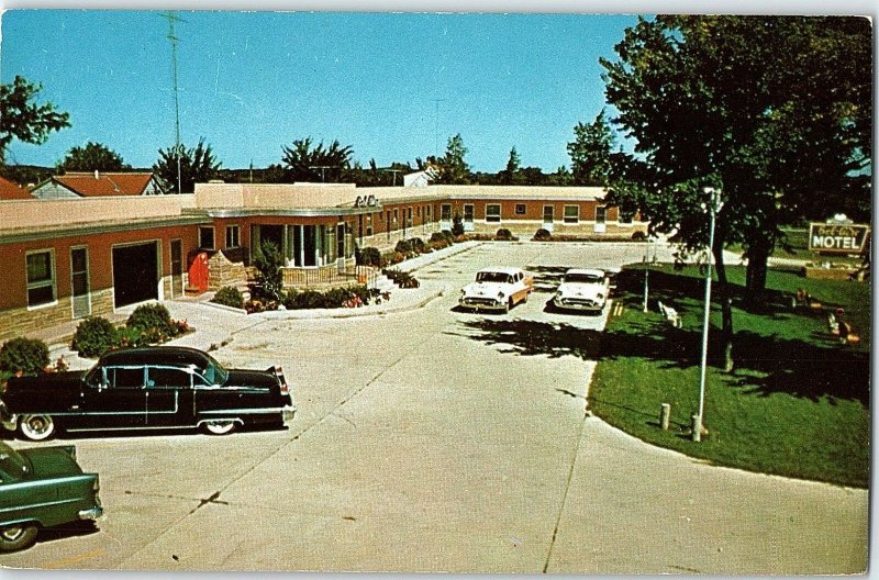 Vintage Bel Aire Motel, Albert Lea, Minnesota Postcard P130 