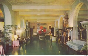 WAIKIKI BEACH , Hawaii , 1940-60s ; Royal Hawaiian Hotel Lounge
