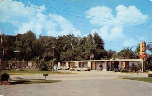 Leesburg Florida Crossroads Motel Vintage Postcard K58477