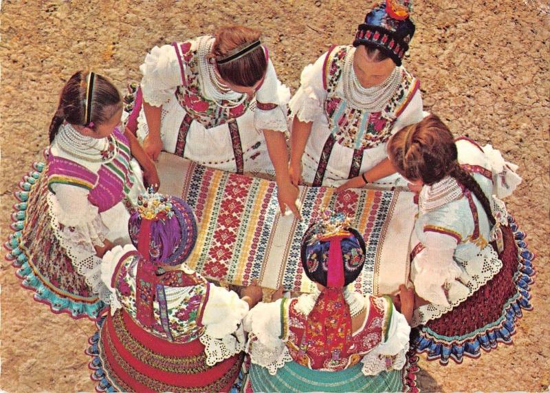 B99256 bujak peasant  women hungary  costumes types ethnics folklore