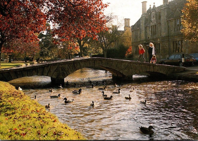 England Bourton On The Water The Cotswolds River Windrush