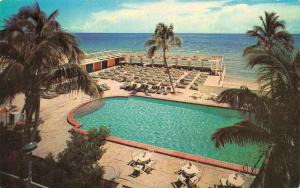 MIAMI BEACH, FL Florida   CROWN HOTEL  Pool   ROADSIDE  c1950's Chrome Postcard