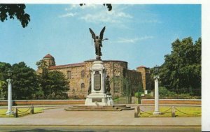 Essex Postcard - War Memorial and Castle - Colchester - Ref 1543A