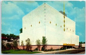 Postcard - The Abundant Life Building - Tulsa, Oklahoma