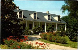 Postcard HOUSE SCENE Natchez Mississippi MS AK2530
