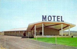 ANGOLA Indiana IN ~GATEWAY MOTEL Pleasant Township~Steuben Co  ROADSIDE Postcard