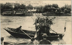 CPA Env. d'ANGERS - L'Ile de BÉHUARD - La Messe en plein (127519)