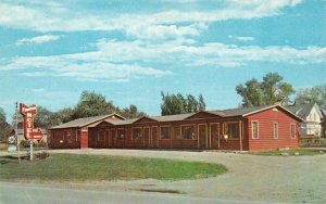 Indianola, IA Iowa  FRONTIER MOTEL  Warren County  ROADSIDE  ca1950's Postcard