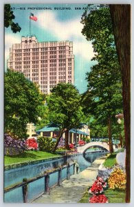 San Antonio Texas~Nix Professional Bldg Seen From River~Vintage Linen Postcard