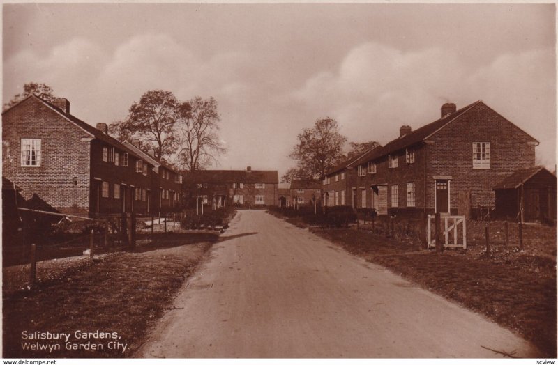 RP; WELWYN GARDEN CITY, Hertfordshire, England, 1920-1940s; Salisbury Gardens