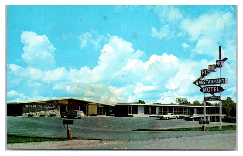 1950s/60s Hi-De-Ho Motel and Restaurant, Carlyle, IL Postcard